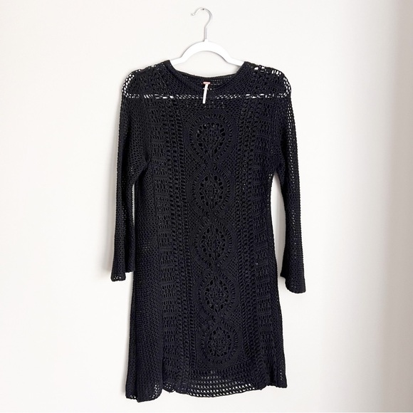 2/25 FREE PEOPLE Women's ROSALIND' Black CROCHET MINI DRESS Cover up Gypsy - Picture 3 of 5